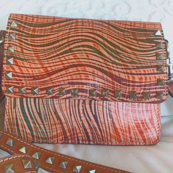 Patricia Nash Wavy Striped Hermosa Medium Crossbody-Pyramid Studded Strap - Picture 3 of 16